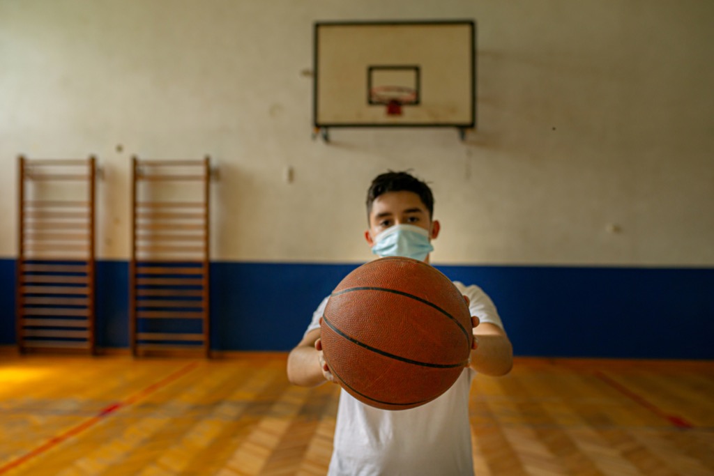 Maskenpflicht für Schüler*innen; Kinder müssen an Hamburger Schulen Sport machen.